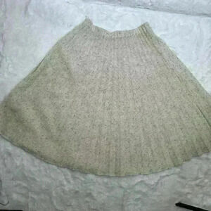 VTG Leslie Fay Womens stretch pull on pleated  skirt, size 6   AC1